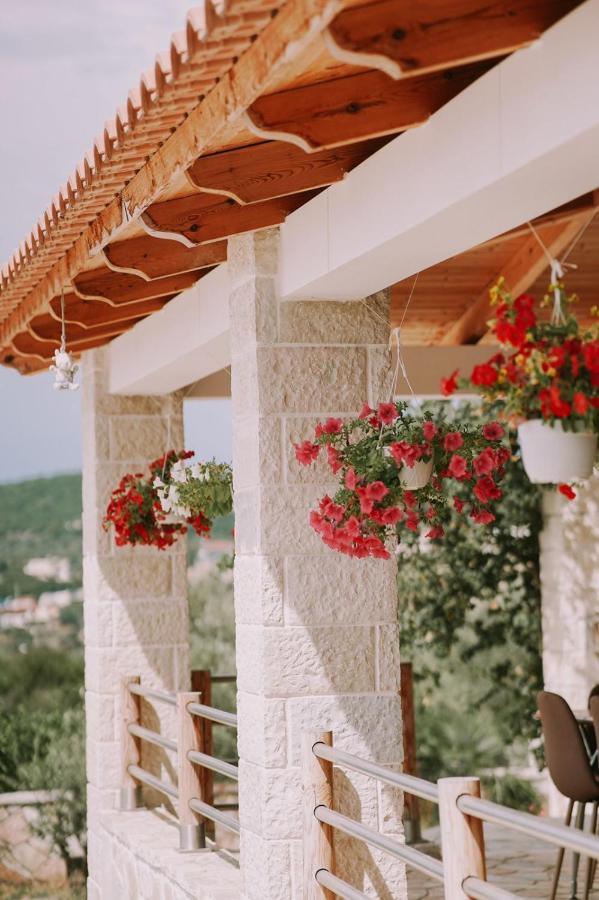 Vila Milo Himare Exterior foto
