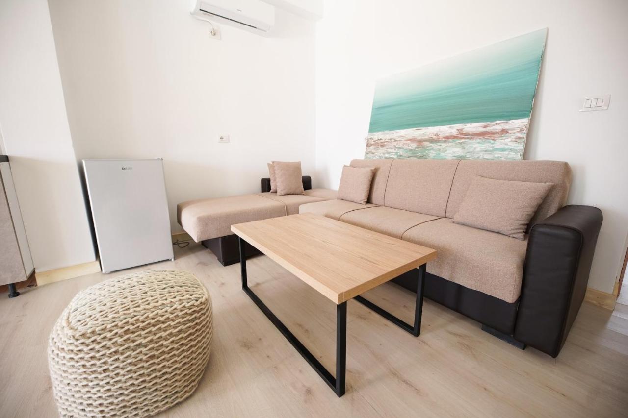 Vila Milo Himare Exterior foto